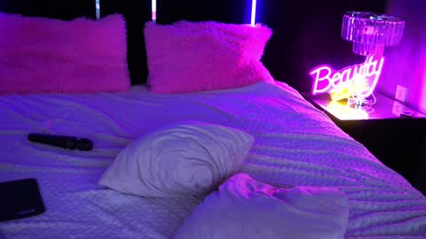 Grace online show from January 30, 12:50 am