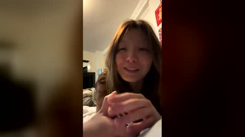 Snapshot of gracemeow chatting on April 21, 8:31 am gracemeow online show from April 21, 8:31 am