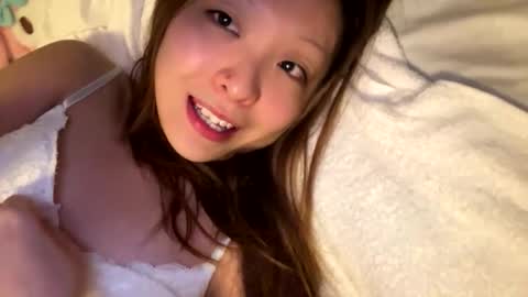 Snapshot of gracemeow chatting on May 17, 9:06 am gracemeow online show from May 17, 9:06 am