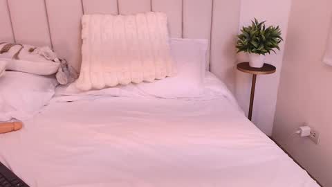 Snapshot of gracemontgomery chatting on October 10, 1:37 am Grace online show from October 10, 1:37 am