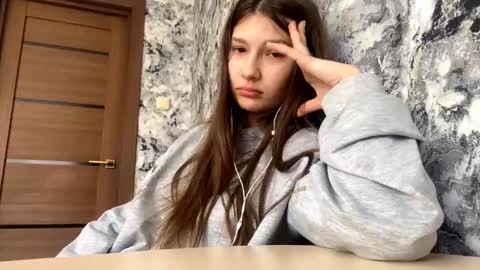 Stella online show from February 10, 8:40 am