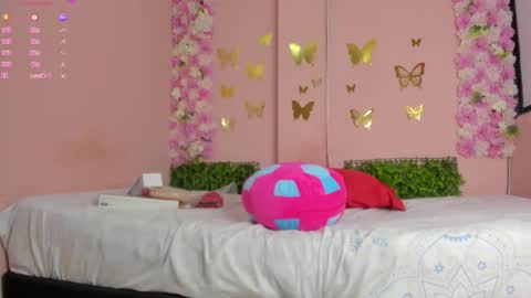 Snapshot of grandmother_milf chatting on February 28, 12:06 pm Mi Name is violeta online show from February 28, 12:06 pm