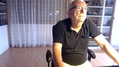 Snapshot of grandpach chatting on September 21, 6:37 am grandpach online show from September 21, 6:37 am