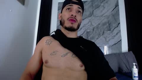 Snapshot of grant_irons chatting on March 27, 11:54 am Grant Irons online show from March 27, 11:54 am