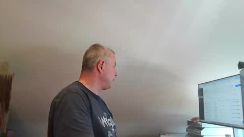 grau197077 online show from May 19, 8:53 am