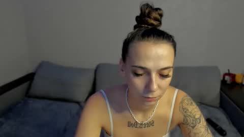 Snapshot of gravitation777 chatting on February 22, 2:26 pm Anna online show from February 22, 2:26 pm