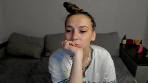 Snapshot of gravitation777 chatting on February 26, 1:59 am Anna online show from February 26, 1:59 am