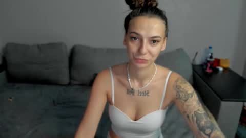 Snapshot of gravitation777 chatting on March 2, 1:19 am Anna online show from March 2, 1:19 am