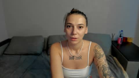 Snapshot of gravitation777 chatting on March 4, 12:05 am Anna online show from March 4, 12:05 am