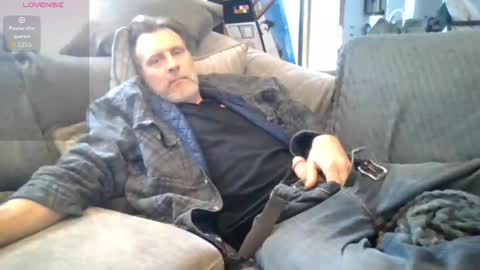 Snapshot of graylonewolf chatting on January 14, 7:19 pm Gray lone wolf online show from January 14, 7:19 pm