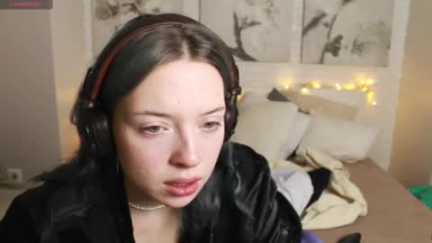 Snapshot of graylovescookies chatting on February 23, 3:29 pm graylovescookies online show from February 23, 3:29 pm