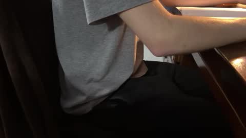 Snapshot of graysoncrimes chatting on February 25, 12:31 am graysoncrimes online show from February 25, 12:31 am