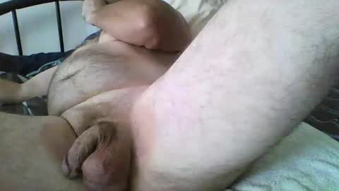 Snapshot of greatgazu chatting on October 27, 8:24 pm hotforyou69 online show from October 27, 8:24 pm