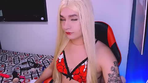 grecia_9inchs online show from October 21, 11:05 pm