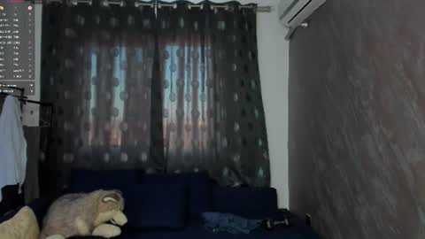 Snapshot of greekgod199 chatting on June 17, 4:04 am greekgod199 online show from June 17, 4:04 am