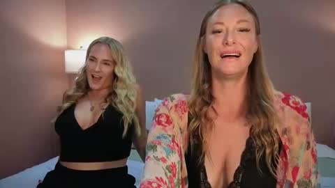 Snapshot of green_eyed_goddess_ chatting on November 27, 2:24 am Green Eyed Goddess online show from November 27, 2:24 am