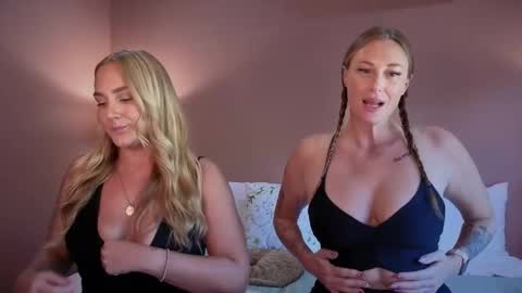 Snapshot of green_eyed_goddess_ chatting on January 6, 8:45 pm Green Eyed Goddess online show from January 6, 8:45 pm