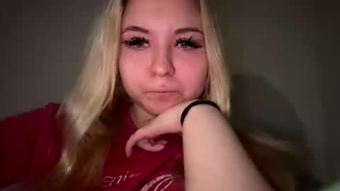 Lina 3 online show from March 16, 5:39 pm
