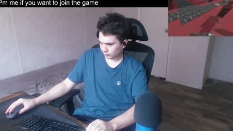 Snapshot of greendynomite_04 chatting on April 13, 5:18 pm greendynomite_04 online show from April 13, 5:18 pm