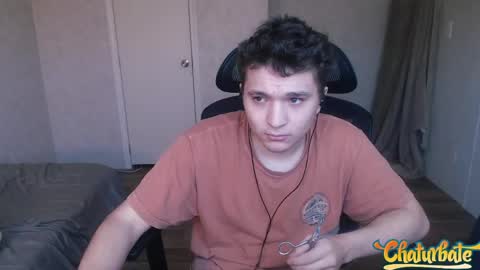 Snapshot of greendynomite_04 chatting on May 1, 6:45 pm greendynomite_04 online show from May 1, 6:45 pm