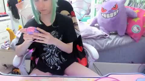 Snapshot of greeneyedlovexo chatting on October 19, 11:16 pm GreenEyedLovexo online show from October 19, 11:16 pm