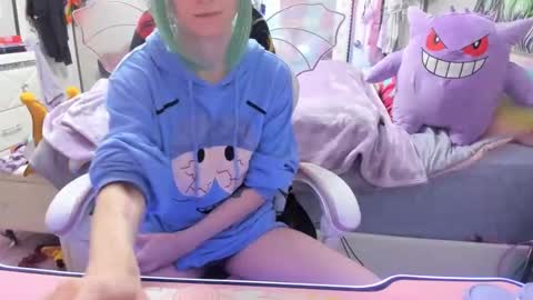 Snapshot of greeneyedlovexo chatting on October 20, 4:07 pm GreenEyedLovexo online show from October 20, 4:07 pm