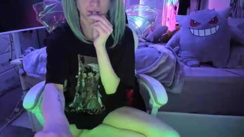 GreenEyedLovexo online show from May 10, 1:27 pm