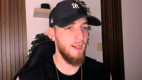 Juan online show from December 19, 3:02 am