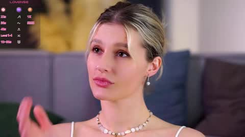 Kelly online show from April 5, 2:14 pm