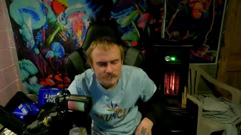 Greenlungs8195 online show from December 29, 6:35 am