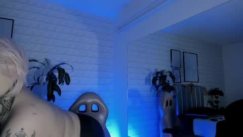 Snapshot of greennbella chatting on October 27, 7:07 pm online show from October 27, 7:07 pm