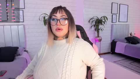   online show from February 7, 7:06 pm