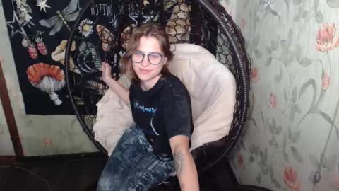 Snapshot of greenwitch9 chatting on September 19, 12:28 pm Lina online show from September 19, 12:28 pm