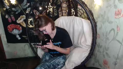 Snapshot of greenwitch9 chatting on September 23, 11:24 am Lina online show from September 23, 11:24 am