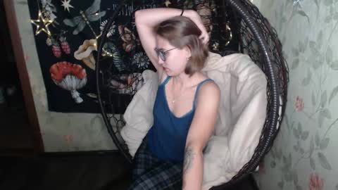 Snapshot of greenwitch9 chatting on October 2, 12:12 pm Lina online show from October 2, 12:12 pm