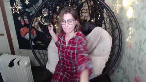 Snapshot of greenwitch9 chatting on October 19, 6:30 pm Lina online show from October 19, 6:30 pm