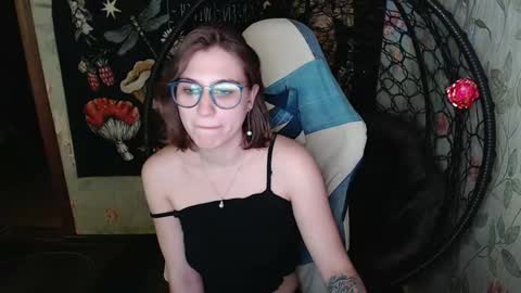 Lina online show from May 17, 11:17 am