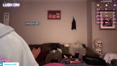 SexQueen Nikki online show from January 10, 4:36 am