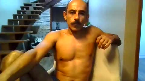 Snapshot of grego435380 chatting on February 21, 1:55 am grego435380 online show from February 21, 1:55 am