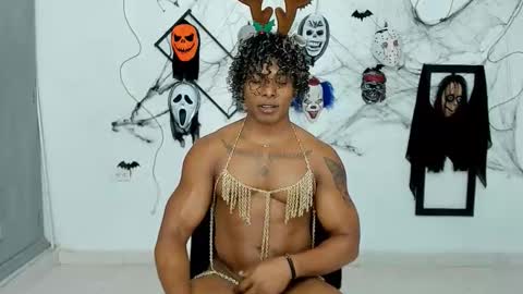 Snapshot of gregoriiandmax chatting on November 3, 3:13 pm Gregori online show from November 3, 3:13 pm