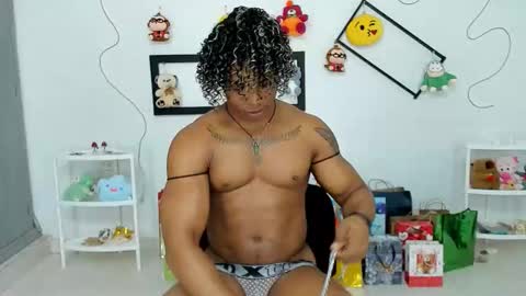 Snapshot of gregoriiandmax chatting on November 24, 12:49 pm Gregori online show from November 24, 12:49 pm