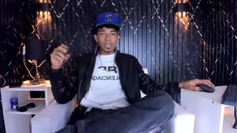 GregorySforza online show from November 3, 11:44 am