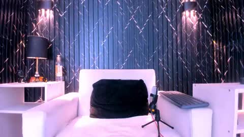 GregorySforza online show from February 19, 9:00 pm