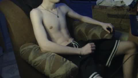 Snapshot of greonn chatting on February 9, 9:49 pm Felix online show from February 9, 9:49 pm