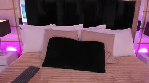 Greta Velvet  online show from December 4, 7:33 pm