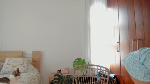 Snapshot of grettabenett_ chatting on December 11, 6:42 pm Gretta online show from December 11, 6:42 pm