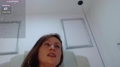 Snapshot of grettel_ramiirez chatting on December 21, 4:30 am Marcela online show from December 21, 4:30 am