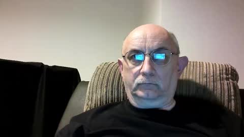 Snapshot of grey_dom chatting on December 9, 3:54 pm Master Sir online show from December 9, 3:54 pm