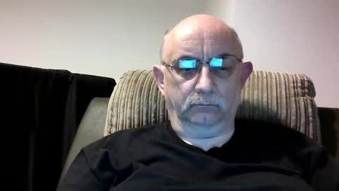 Snapshot of grey_dom chatting on December 15, 10:26 pm Master Sir online show from December 15, 10:26 pm