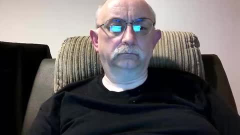 Snapshot of grey_dom chatting on December 22, 11:20 pm Master Sir online show from December 22, 11:20 pm